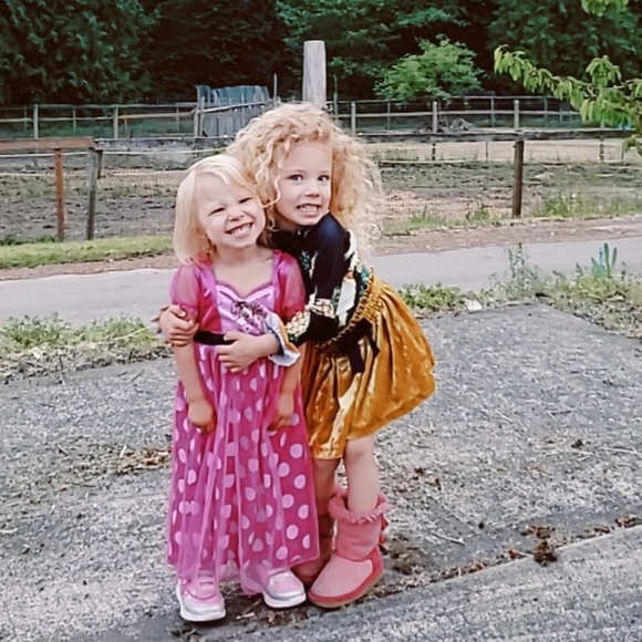 Welcome from Dahlia & Willow Co. - Picture 9 of 16